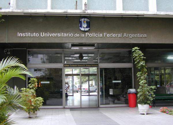 Instituto Universitario de la Policía General Argentina (IUPFA) carreras a distancia gratuitas